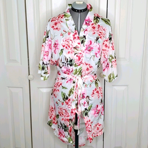 Show Me Your MuMu Other - Show Me Your MuMu Brie Robe - Garden of Blooms